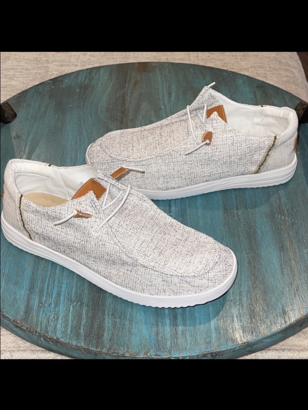 Outwoods White, Black and Tan Pattern Women's Size 11 Loafers
